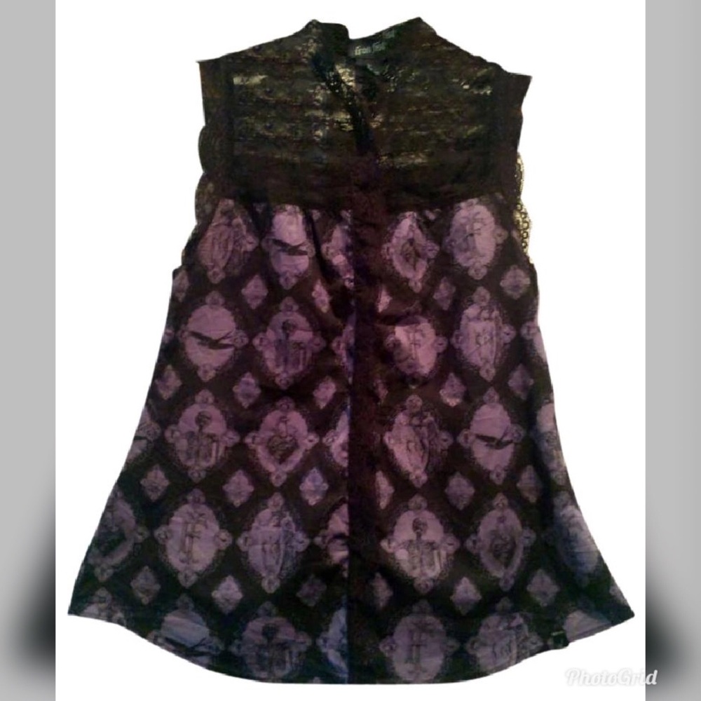 Iron Fist blouse🖤💜